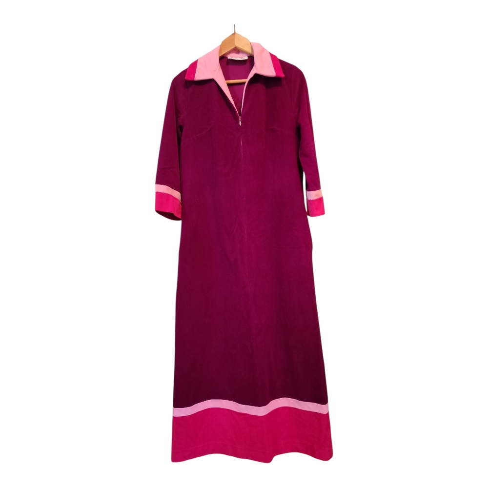 Vanity Fair Pink and Red Collared Dress Robe